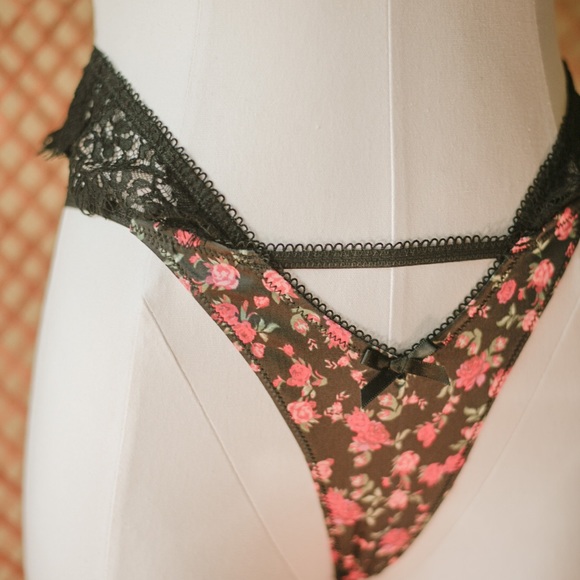 For Love & Lemons thong - Picture 2 of 5